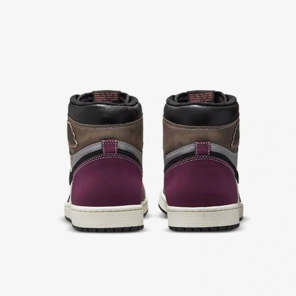 The Air Jordan 1 Retro High OG - Picture 5 of 6